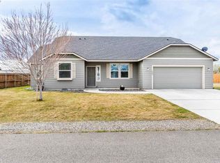 7902 Ruby Ct, Pasco, WA 99301