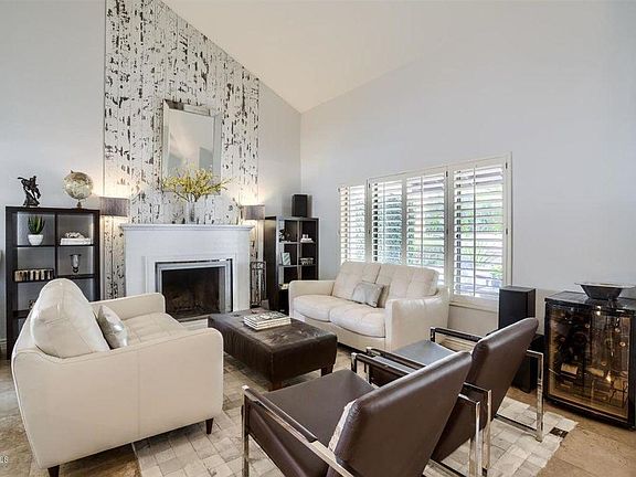 5th image of 8612 N Timberlane Dr