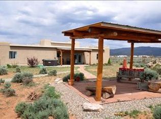 159 W Romero Rd, Ranchos De Taos, NM 87557
