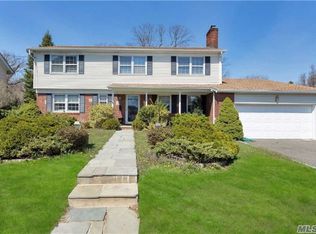 54 Roosevelt Ave, Syosset, NY 11791