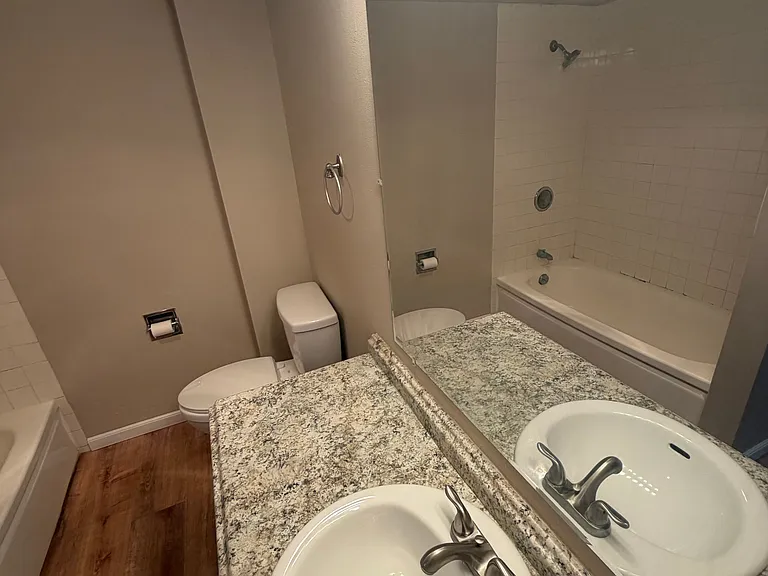 Olympic Manor — Photo 11