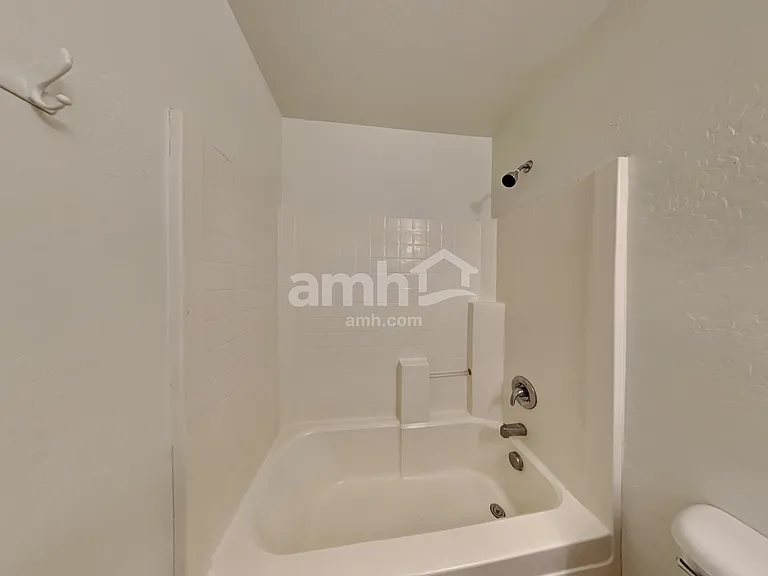 11232 W Pierson St — Photo 18