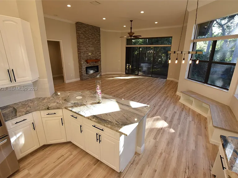 10086 Noceto Way — Photo 4