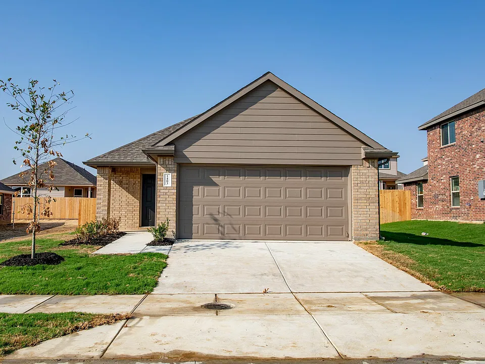 1403 Starling Ln