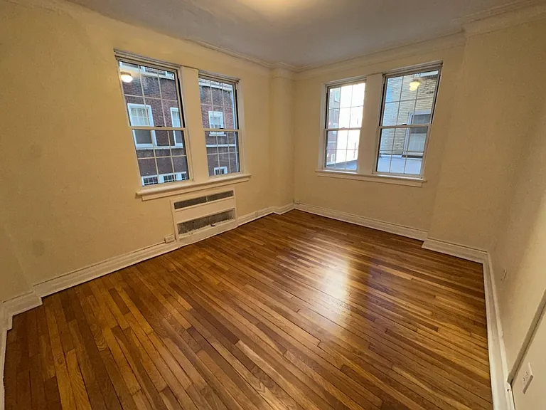 New King Edward Apartments — Photo 213