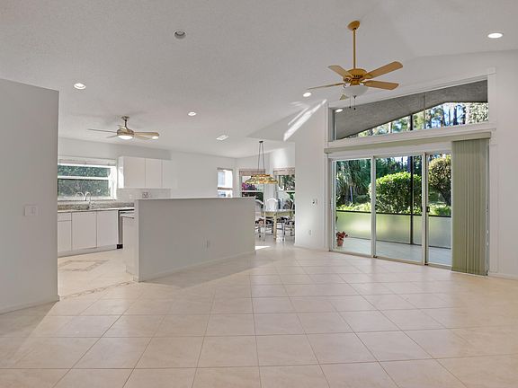 4th image of 6519 Lucaya Avenue