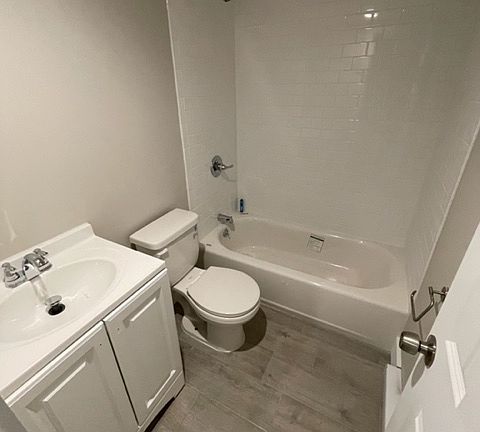 2nd fl bath_10252022