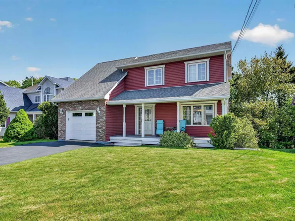 7 Parkview Ln, Halifax, NS B2W 6E5