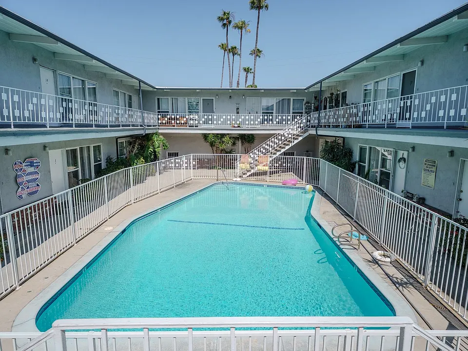 4122 Deeboyar Ave