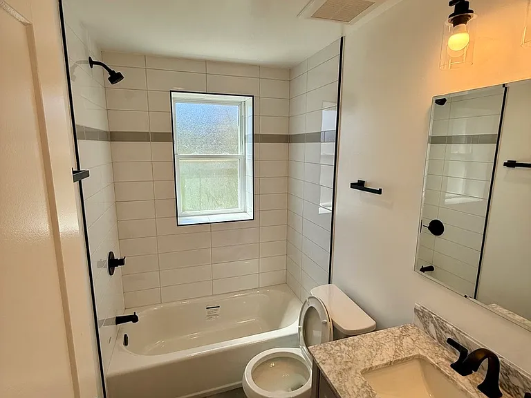 6416 N Richmond St #1B — Photo 8