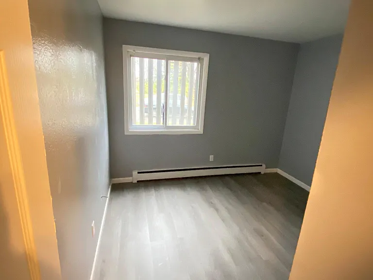 2044 Arlington Ave #10 — Photo 7