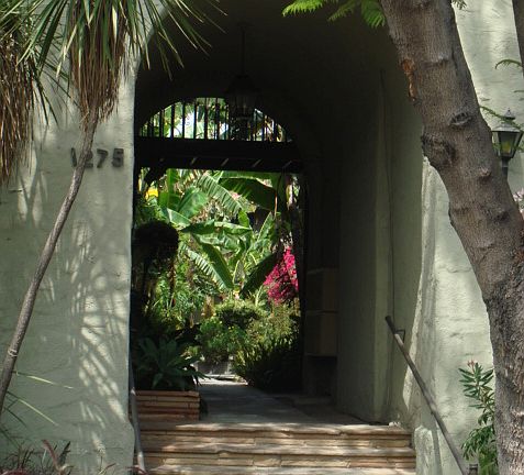 3rd image of 1275 N Hayworth Ave APT 107