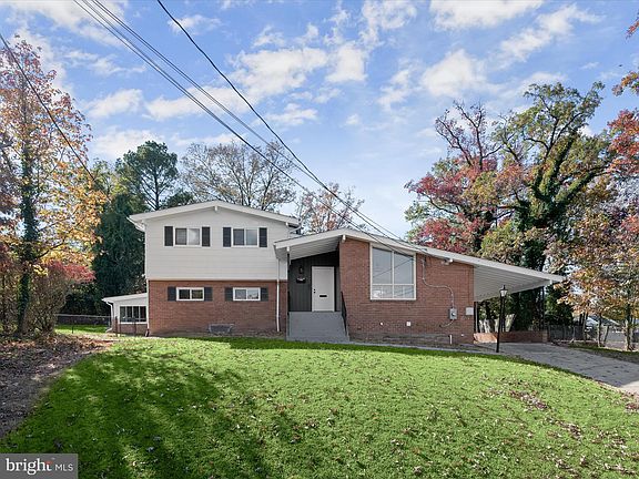5th image of 7209 Martins Ct