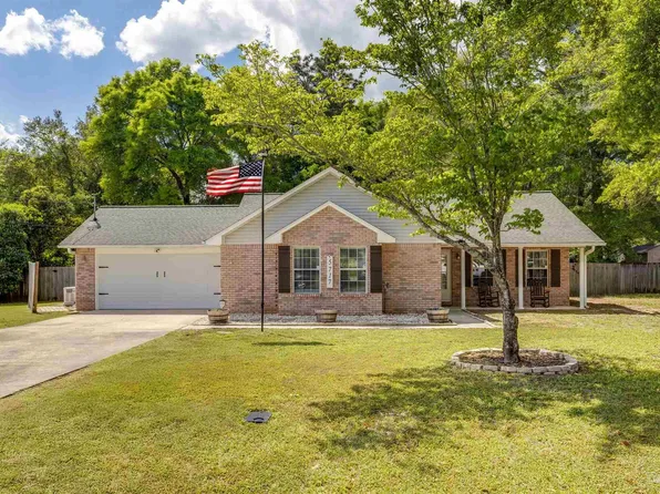 5717 Lia Dr, Milton, FL 32570