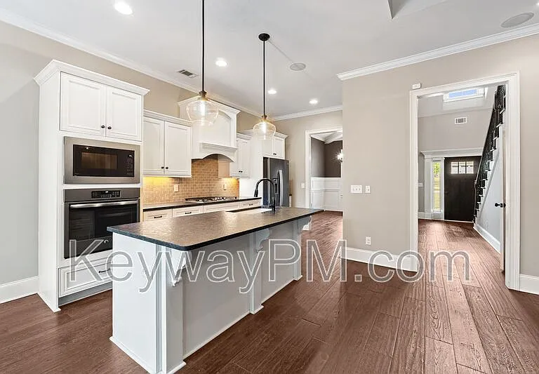 507 Windermere St — Photo 8