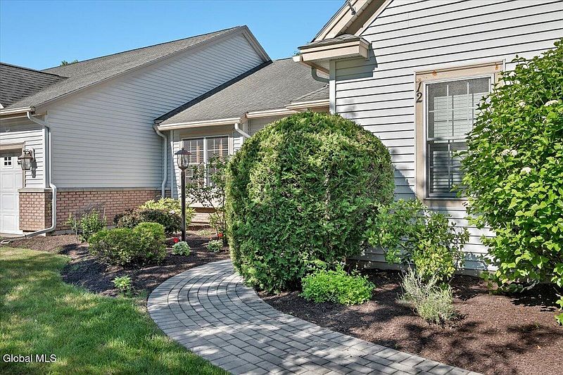 3rd image of 12 Camden Circle