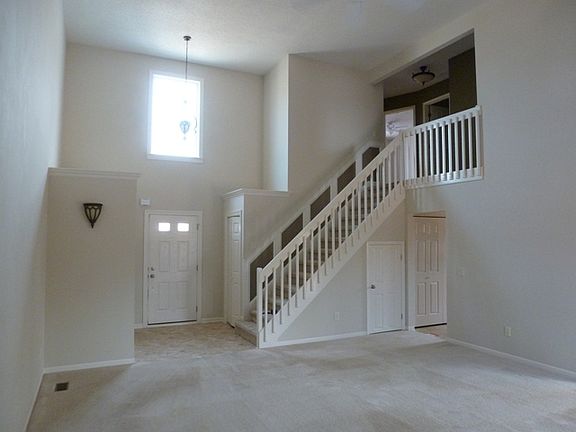 2-story great room 