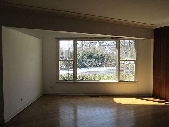 5th image of 443 Ellridge Cir