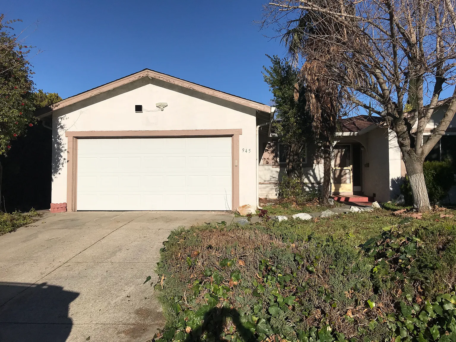 945 Jensen Cir photo 1