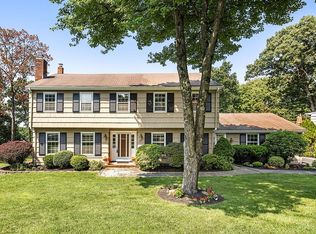 43 Windsor Dr, Pine Brook, NJ