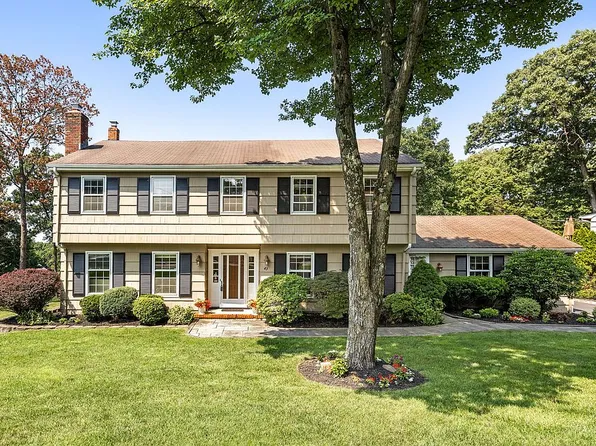 43 Windsor Dr, Pine Brook, NJ 07058