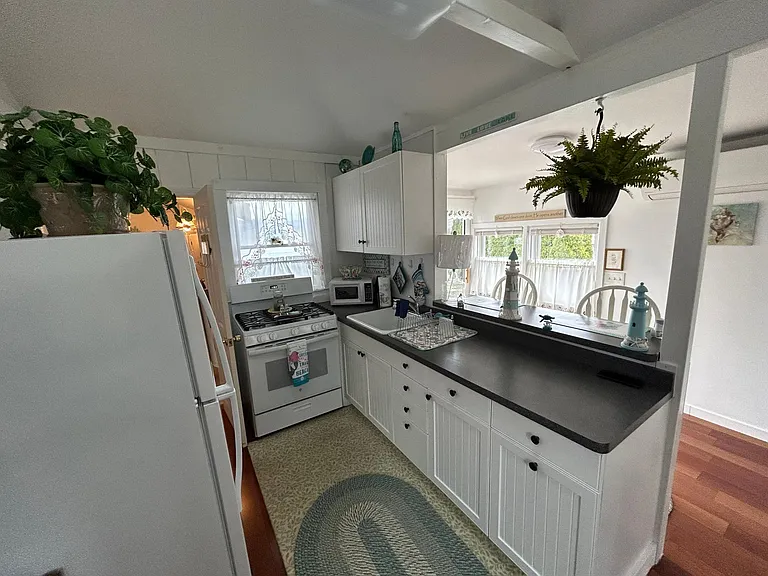 26 Arlington Rd — Photo 16