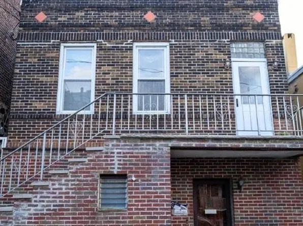 1211 Hillside Place image 1 of 12