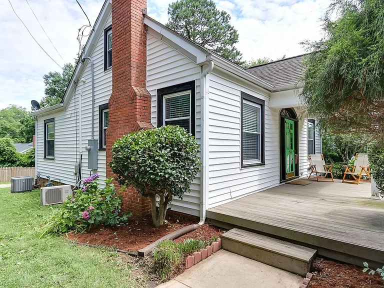 114 Dixie Trl — Photo 2