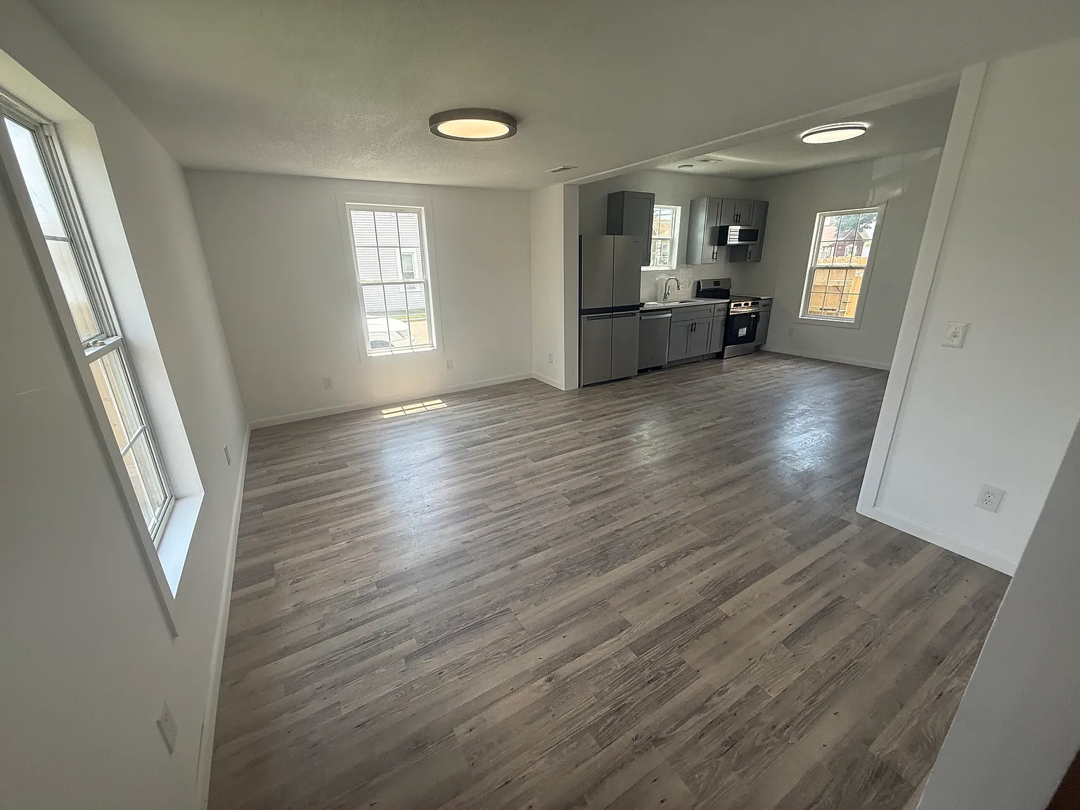 2 bed, 955 sqft, $1,450 — Photo 4