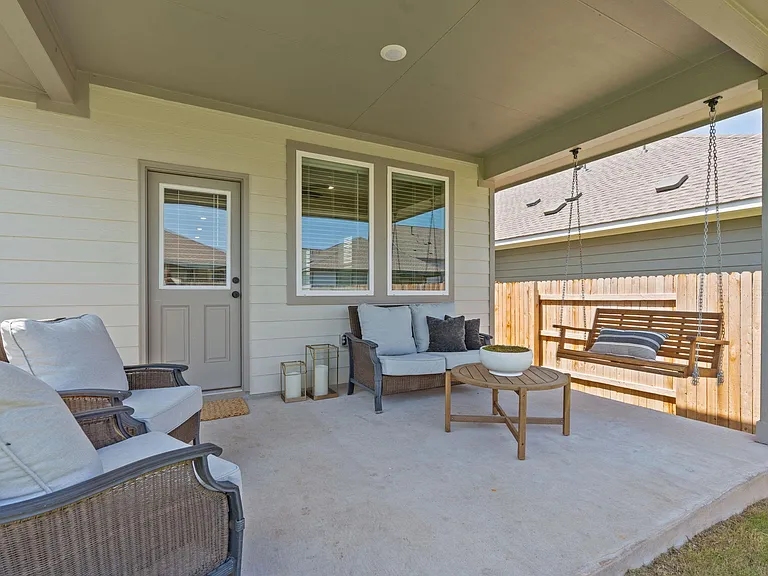 179 Kings Canyon Dr — Photo 24