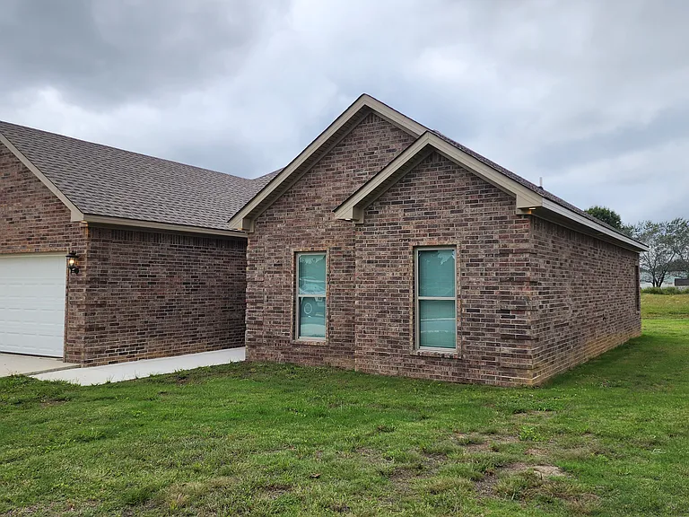 2203 Everett Dr — Photo 18