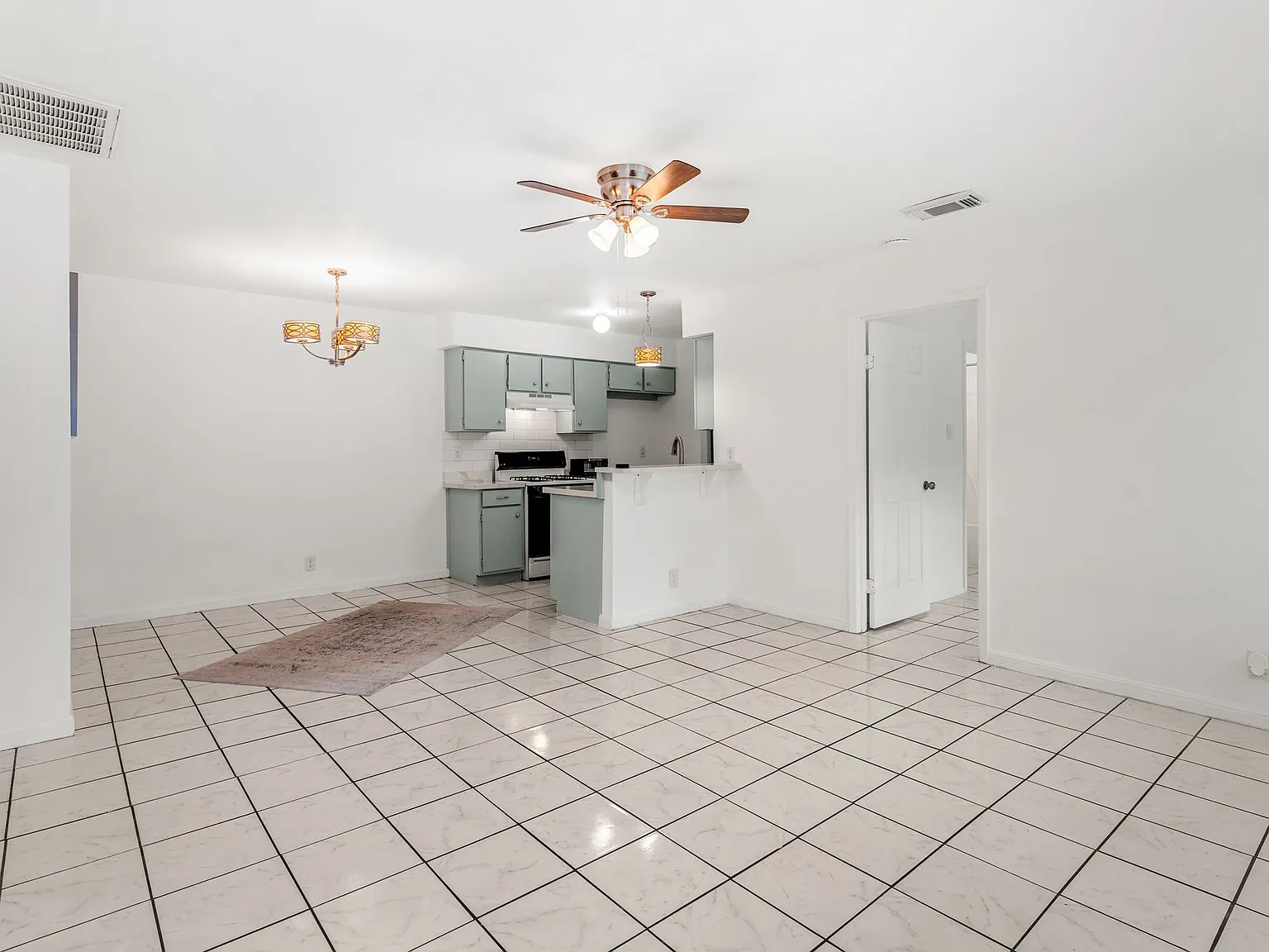 2501 Teri Rd — Photo 2