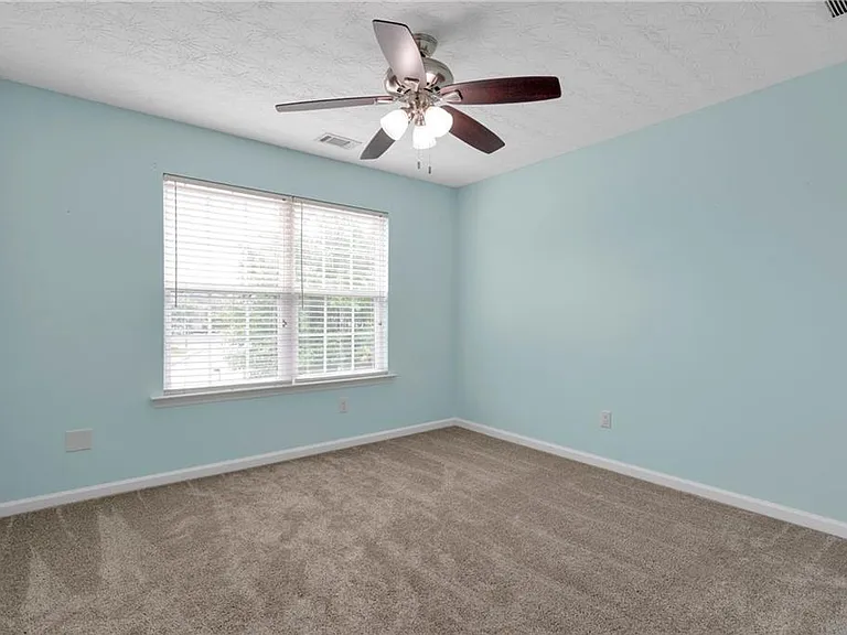 709 Roxholly Ln — Photo 22