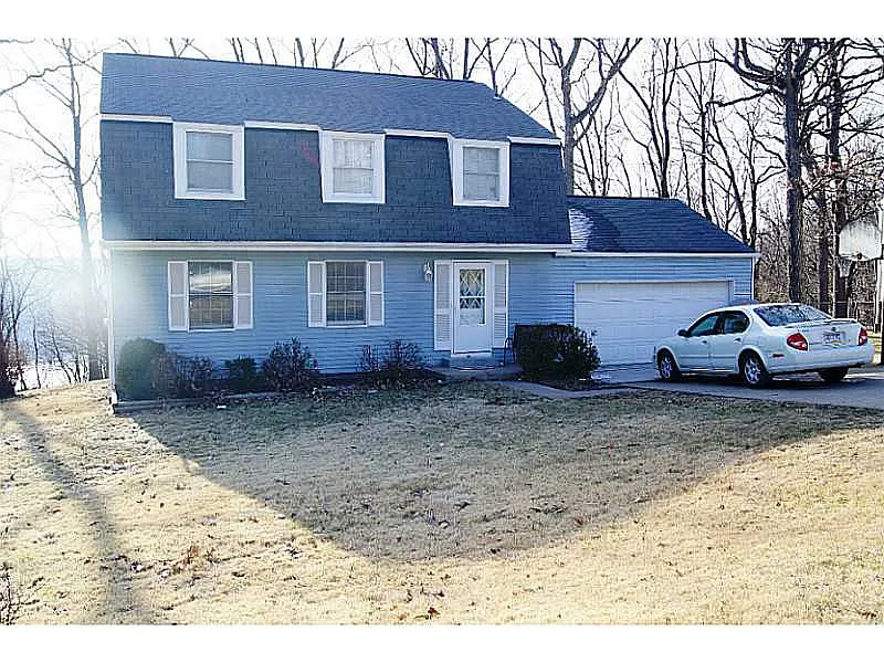 104 Colonial Dr photo 1