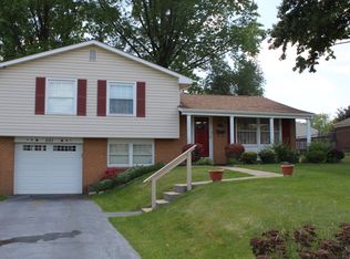 207 McWilliams Dr, Natrona Heights, PA 15065