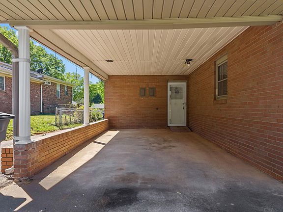 4th image of 1291 Montview St