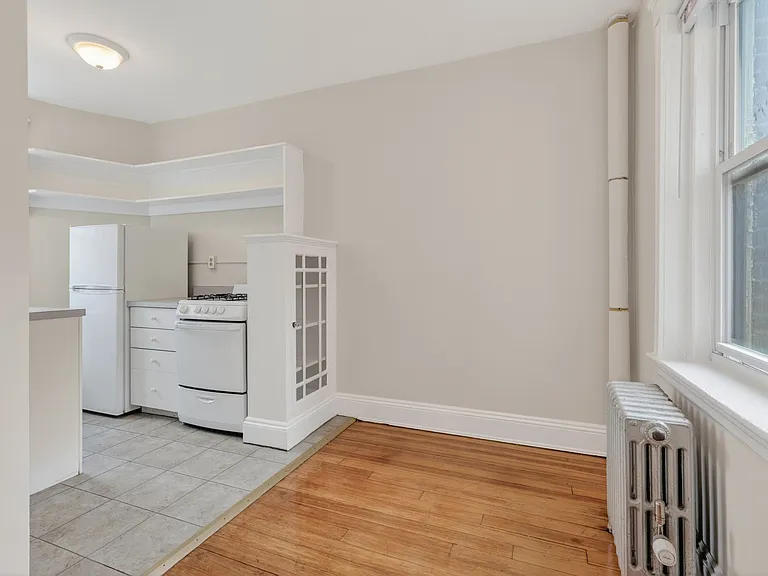 30 Langdon St #12 — Photo 4