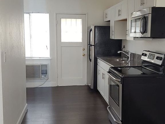 3rd image of 850 E Hedges Ave APT B