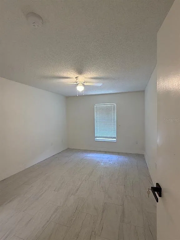 2 bed, 1.0 bath, 808 sqft, $1,550 — Photo 4