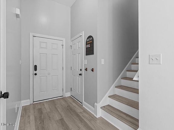 5th image of 218 Blue Creek Farms Drive