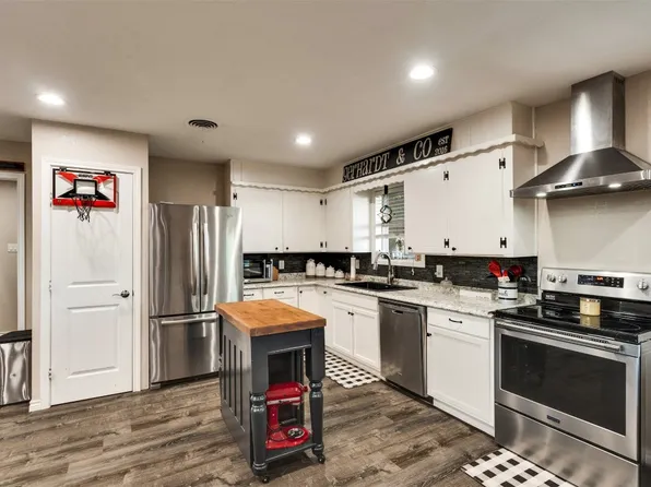 110 N M St, Munday, TX 76371