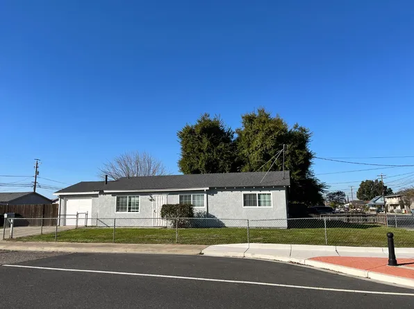 588 E I St, Oakdale, CA 95361