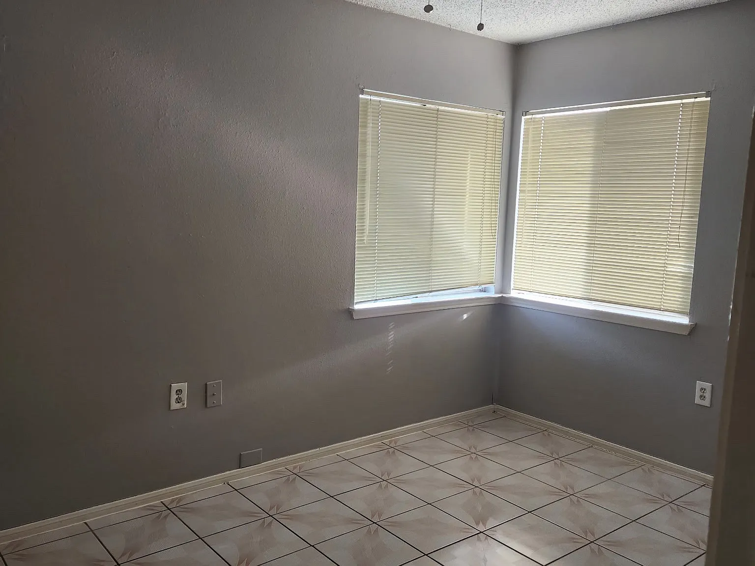 3 bed, 1081 sqft, $1,650 — Photo 4