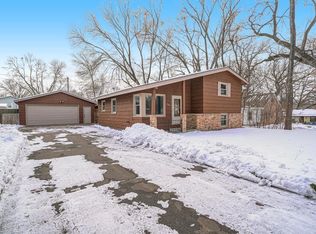 550 Kimball St NE, Fridley, MN 55432