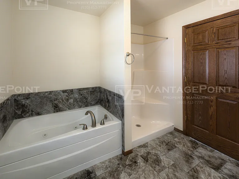 2250 Daly Dr — Photo 9