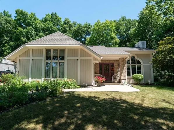 9380 S 15th AVENUE, Oak Creek, WI 53154