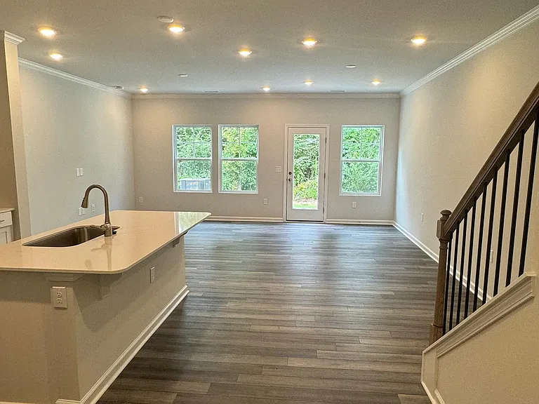 187 Peebles Dr — Photo 7