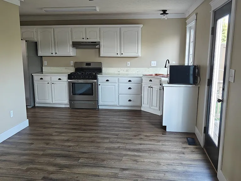 8703 Lost Valley Dr — Photo 9