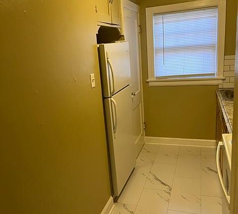 4th image of 305 W 18th Ave APT B