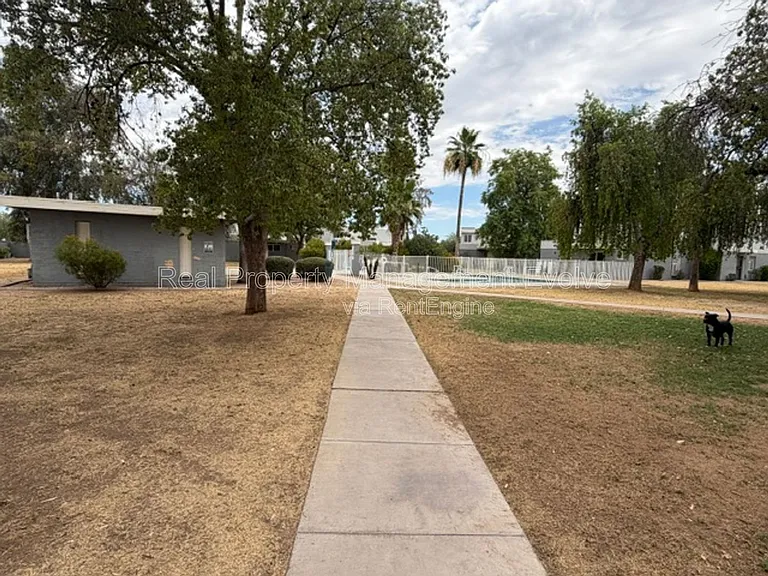 2689 W Ocotillo Rd — Photo 24